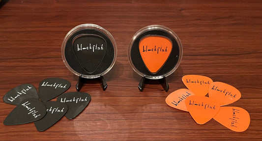 Guitar Pick in mini display (Black)